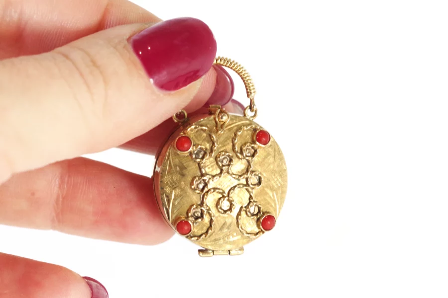 gold twisted locket pendant