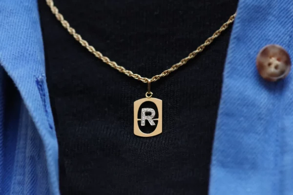 Vintage R letter pendant in gold