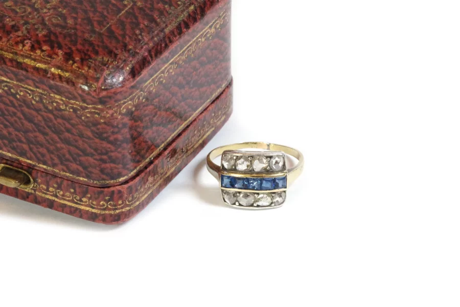 diamond sapphire ring in gold