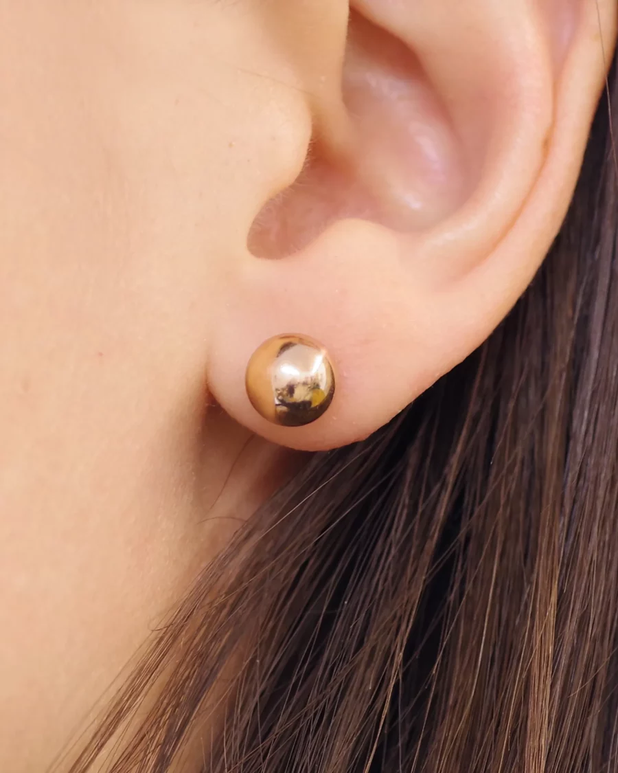 Bowl gold stud earrings