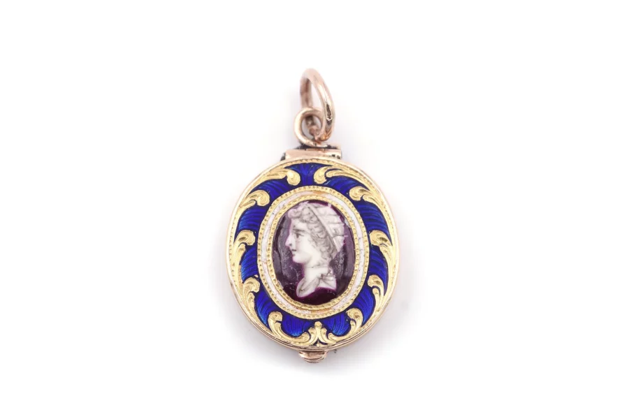 Médaillon pendentif empereur romain