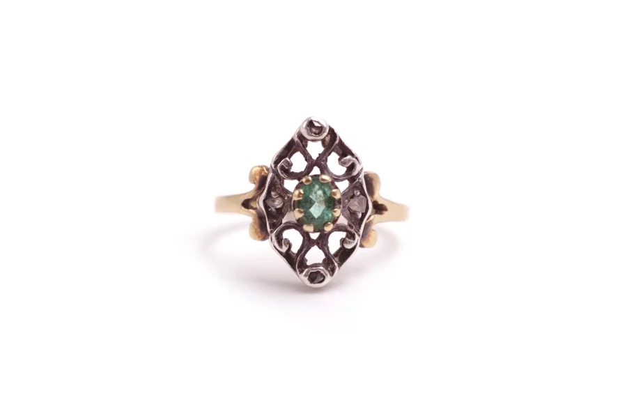 Emerald diamond ring in gold